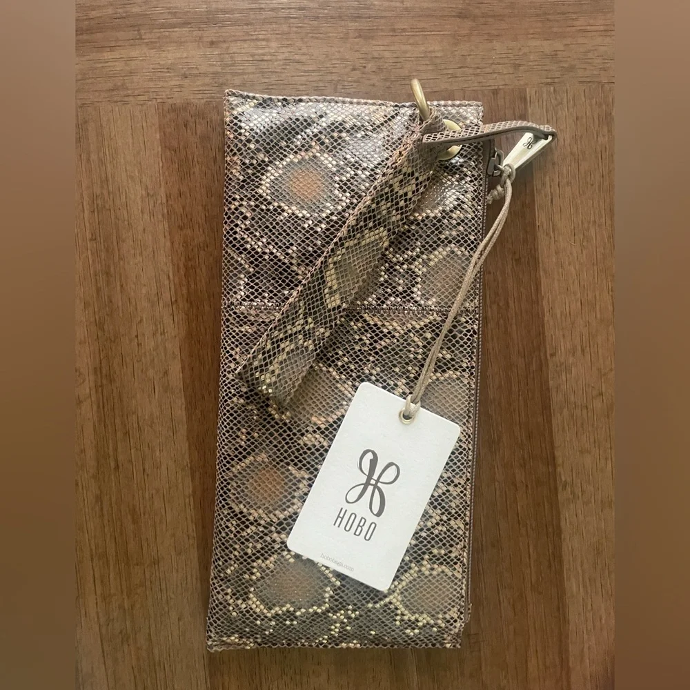 Hobo Brand Vida Wallet - Picture 1 of 3